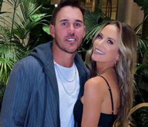 Brooks Koepkas fiancée Jena Sims strips down to。